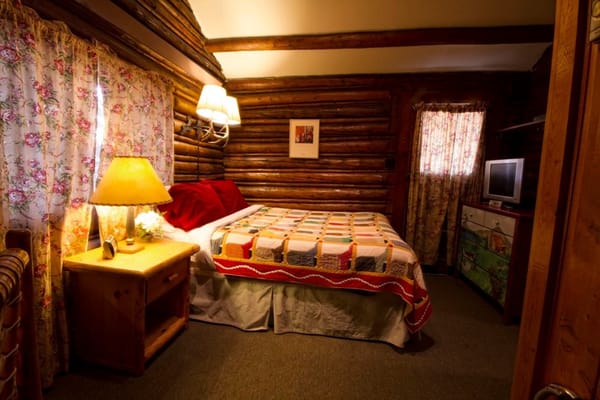 Log Cabin Motel by null