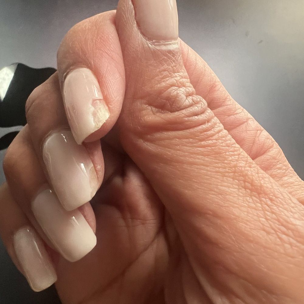 Bellagio Nails Lounge - Dip Nail Polish - 3 nails chipped. - Nail Salons Near Me - Springfield, Illinois Bellagio Nails Lounge - Dip Nail Polish - 3 nails chipped. - Nail Salons Near Me - Springfield, Illinois