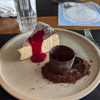 Lakeview Lounge - Canadian (New) Near Me - Lake Louise, Alberta