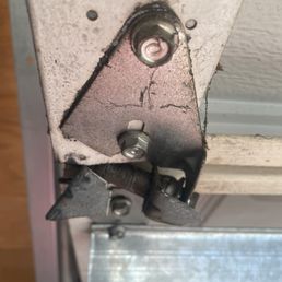Broken hinge Broken hinge