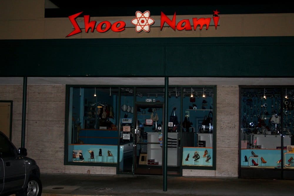 SHOENAMI CLOSED 3412 Poplar Ave, Memphis, Tennessee Shoe Stores