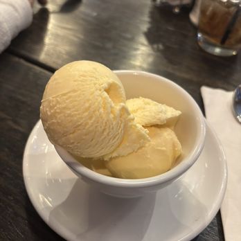Red's Kitchen + Tavern - VANILLA ICE CREAM - American Near Me - Peabody, Massachusetts