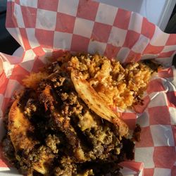 Celebrity Muncheez - Beef tacos with seasoned rice!!!