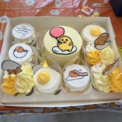 Aimeezing Cakes - Gudetama Lazy Egg Cake