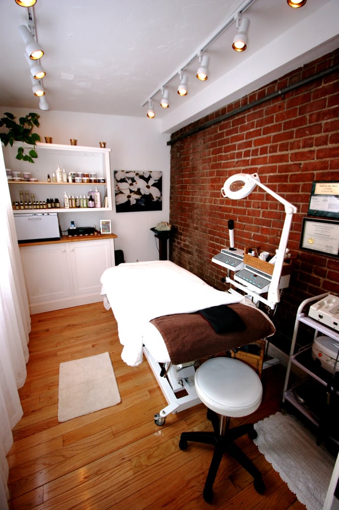 STUDIO B HAIR SALON Updated September 2024 22 Reviews 470 Main St