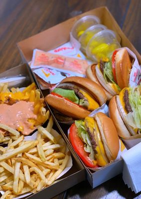 In-N-Out Burger by null