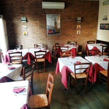 Pinsa del Grillo - Atmosfera accogliente, calda, familiare, ma al tempo stesso ricercata e curata nei dettagli. - Pizza Near Me - Rome, RM Pinsa del Grillo - Atmosfera accogliente, calda, familiare, ma al tempo stesso ricercata e curata nei dettagli. - Pizza Near Me - Rome, RM