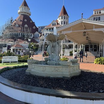 Hotel del Coronado, Curio Collection by Hilton - Front entrance - Coronado, CA