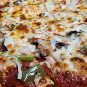 Vero Chicago Pizza - Buckingham Fountain - Pizza Near Me - Gilbert, Arizona