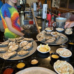 The Full Moon Oyster Bar - Monday is oyster night!