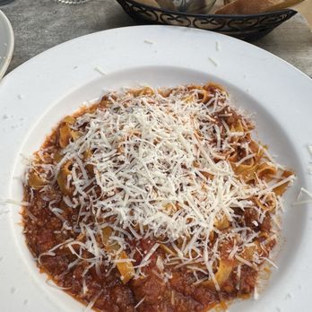 Cafe Fiore - Fettuccine al ragu - Italian Near Me - Ventura, California