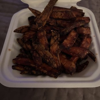 Gramercy Kitchen - Burnt sweet potato fries.....fit for the garbage.....!! - New American Near Me - New York, New York