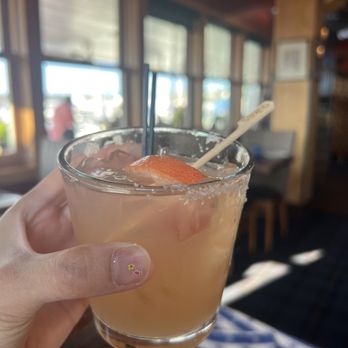 Duke's Seafood - Cocktail - Seafood Near Me - Seattle, Washington