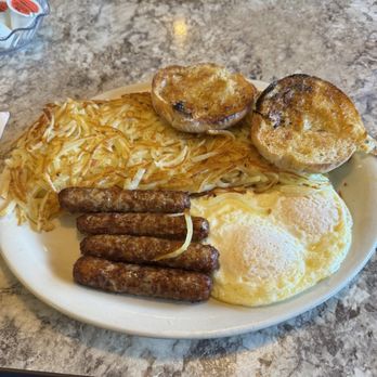 Mountain View Diner - Link sausage and eggs over medium, hash browns and English muffin. - Diners Near Me - Gold Bar, Washington
