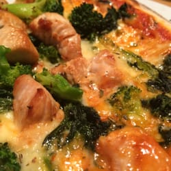 Uscana - Pizza Brokkoli, Spinat und Hähnchen