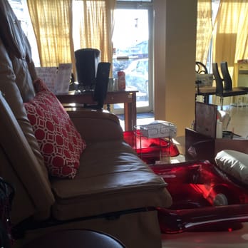 Yi Nails & Spa - Inside - Nail Salons Near Me - Marietta, Georgia