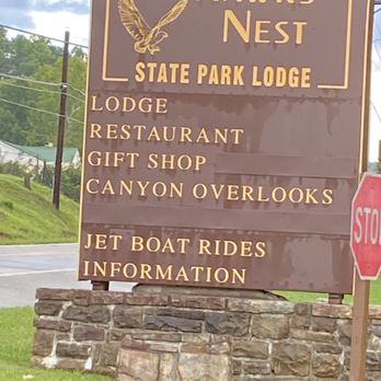 Hawk’s Nest State Park Lodge - Hotels Near Me - Ansted, West Virginia