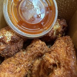 Chicken wings with garlic spicy rub - Yum Chicken wings with garlic spicy rub - Yum