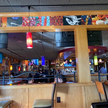 Applebee's Grill + Bar - Social Distanced :) love the space actually - American Near Me - Elk Grove, California