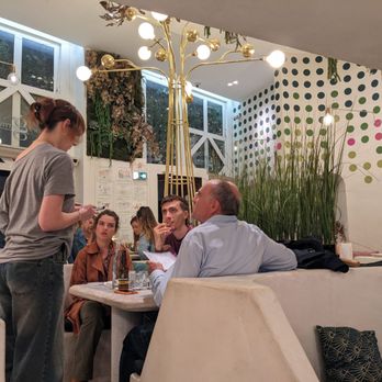 Chez Germain - Decor - Vegetarian Near Me - Paris, 75 Chez Germain - Decor - Vegetarian Near Me - Paris, 75