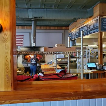 Rail Trail Flatbread - Pizza oven - Bars Near Me - Hudson, Massachusetts