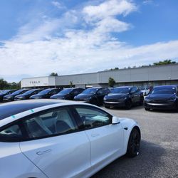 Tesla Smithtown