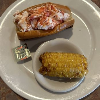 The Clam Bake - Lobster roll, corn on the cob - Seafood Near Me - Fort Myers, Florida