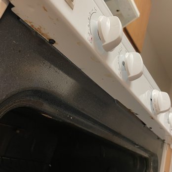 Tracy Park Apartments - Oven when we moved in- apparently clean - Apartments Near Me - Tracy, California Tracy Park Apartments - Oven when we moved in- apparently clean - Apartments Near Me - Tracy, California