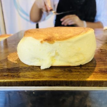 Motto Tea Cafe - Huge fluffy pancake! - Desserts Near Me - Pasadena, California