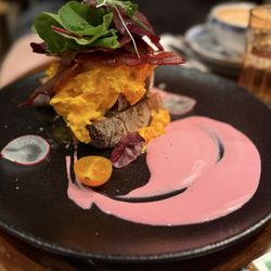 半路咖啡 - Scrambled egg toast with side salad and pink mayonnaise (in HK, when it says hollandaise on a menu, it's often mayo.)