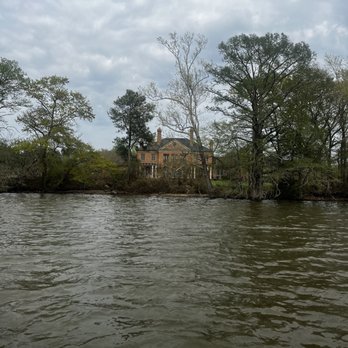 Capt. Dragon Fishing - House on the river - Fishing Near Me - Charles City, Virginia Capt. Dragon Fishing - House on the river - Fishing Near Me - Charles City, Virginia