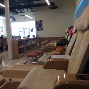 Mani Q Spa - Nail Salons Near Me - Wilmington, North Carolina