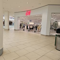 H&M - The front