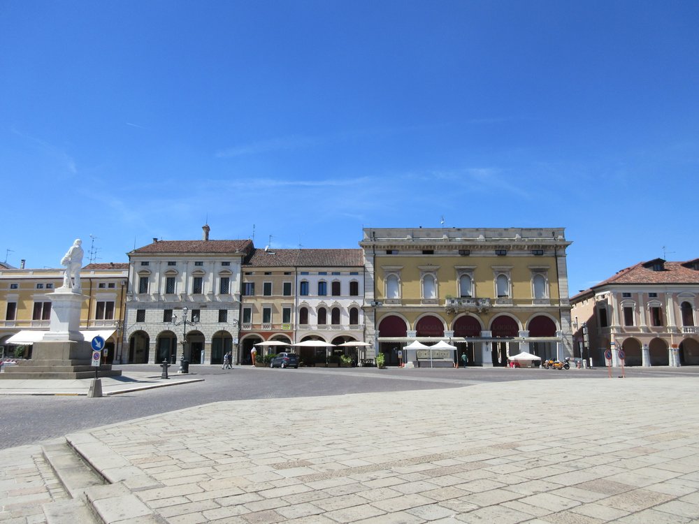 Piazza Comunale - lovely buildings - Landmarks & Historical Buildings Near Me - Montagnana, PD