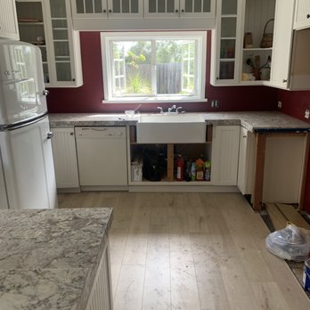 Aloha Painting - love the pop of red in my retro kitchen - Painters Near Me