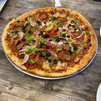Freetail Brewing - The Supreme Batastrophe Pizza - Pubs Near Me - San Antonio, Texas