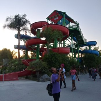 Six Flags Hurricane Harbor - Water Parks Near Me - Valencia, California Six Flags Hurricane Harbor - Water Parks Near Me - Valencia, California