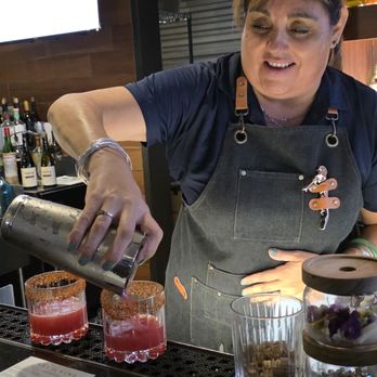 Sky & Vine Rooftop Bar - Best mixologist - New American Near Me - Napa, California