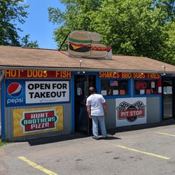 Burgers N Things - While it's Burgers N Things on Google n Yelp, they name outside is "Country Cafe Pit Stop"