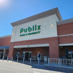 Publix - 03-09-2025 Front of the Publix Store.