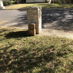 UPS Customer Center - 2 packages left at mailbox. No notice of delivery
Lucky not stolen