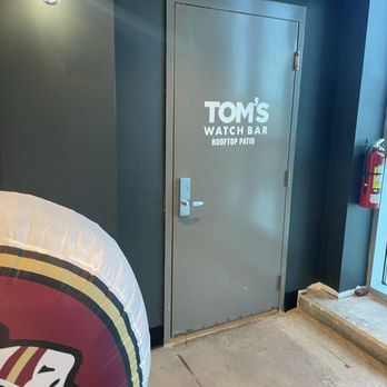 TOM’S WATCH BAR - Updated June 2024 - 136 Photos & 40 Reviews - 8050