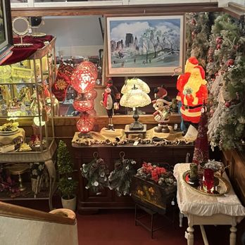 Mission Galleria - Christmas and more aplenty - Antiques Near Me - Riverside, California Mission Galleria - Christmas and more aplenty - Antiques Near Me - Riverside, California