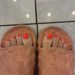 Gel pedicure