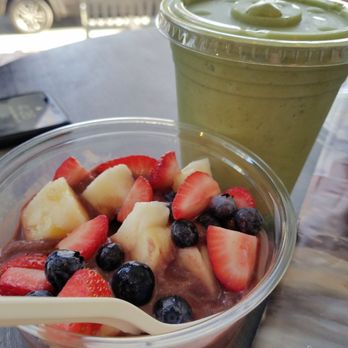 Organic Krush Kitchen and Eatery - Acai bowl and green dream - Juice Bars & Smoothies Near Me - Amagansett, New York Organic Krush Kitchen and Eatery - Acai bowl and green dream - Juice Bars & Smoothies Near Me - Amagansett, New York