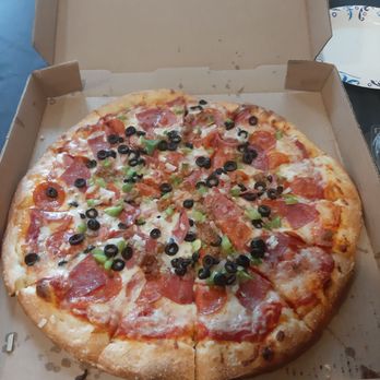 Idyllwild Pizza - Tahquitz supreme again for the win - Pizza Near Me - Idyllwild, California