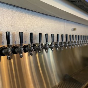 Summer Fox Brewing - Taps galore! - Brewpubs Near Me - Fresno, California Summer Fox Brewing - Taps galore! - Brewpubs Near Me - Fresno, California
