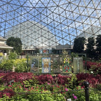 Mitchell Park Domes - Showroom - Parks Near Me - Milwaukee, Wisconsin