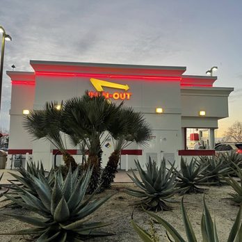 In-N-Out Burger - Restaurant front - Fast Food Near Me - Milpitas, California In-N-Out Burger - Restaurant front - Fast Food Near Me - Milpitas, California