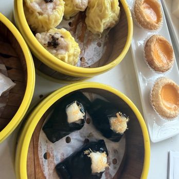 Crystal Palace - Siu Mai with Scallops, Scallop And Shrimp Dumpling with Squid Ink, Egg Tarts - Dim Sum Near Me - Monterey Park, California